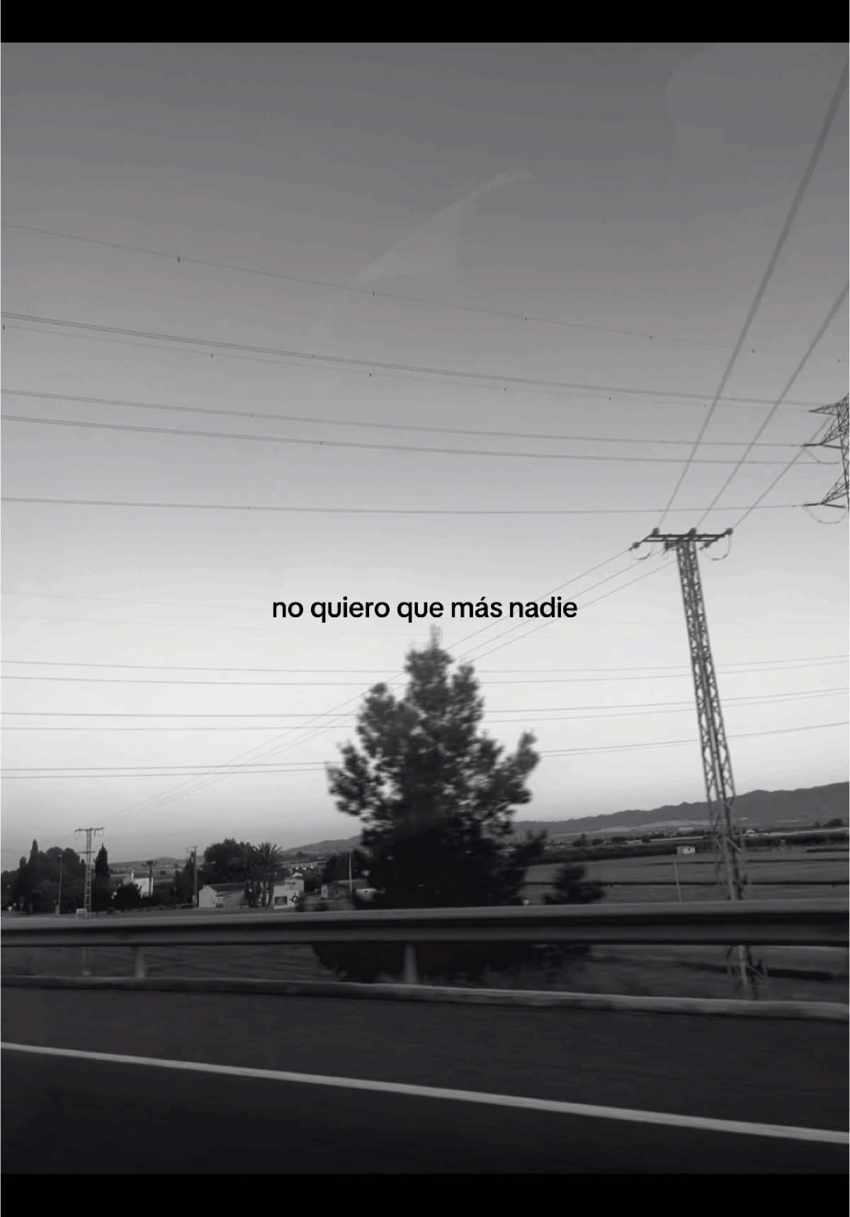 Quisiera que te sientas como yo me siento….                                                                                                                 #amorfoda #badbunnypr #lyrics #badbunny #indirecta 