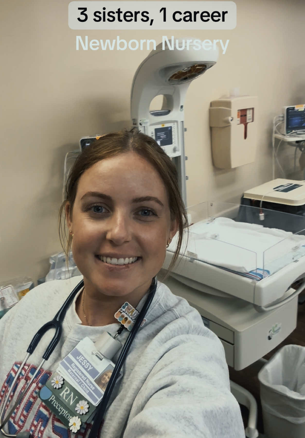 the sellers sisters 🤝🏻 a nursing career  @gracysellers @sellersgabby  #nurserynurse #motherbabynurse #laboranddelivery #postpartum #nicu #nurse #nursesoftiktok #nursingstudent #nurselife #nursingschool #babynurse #pediatricnurse 