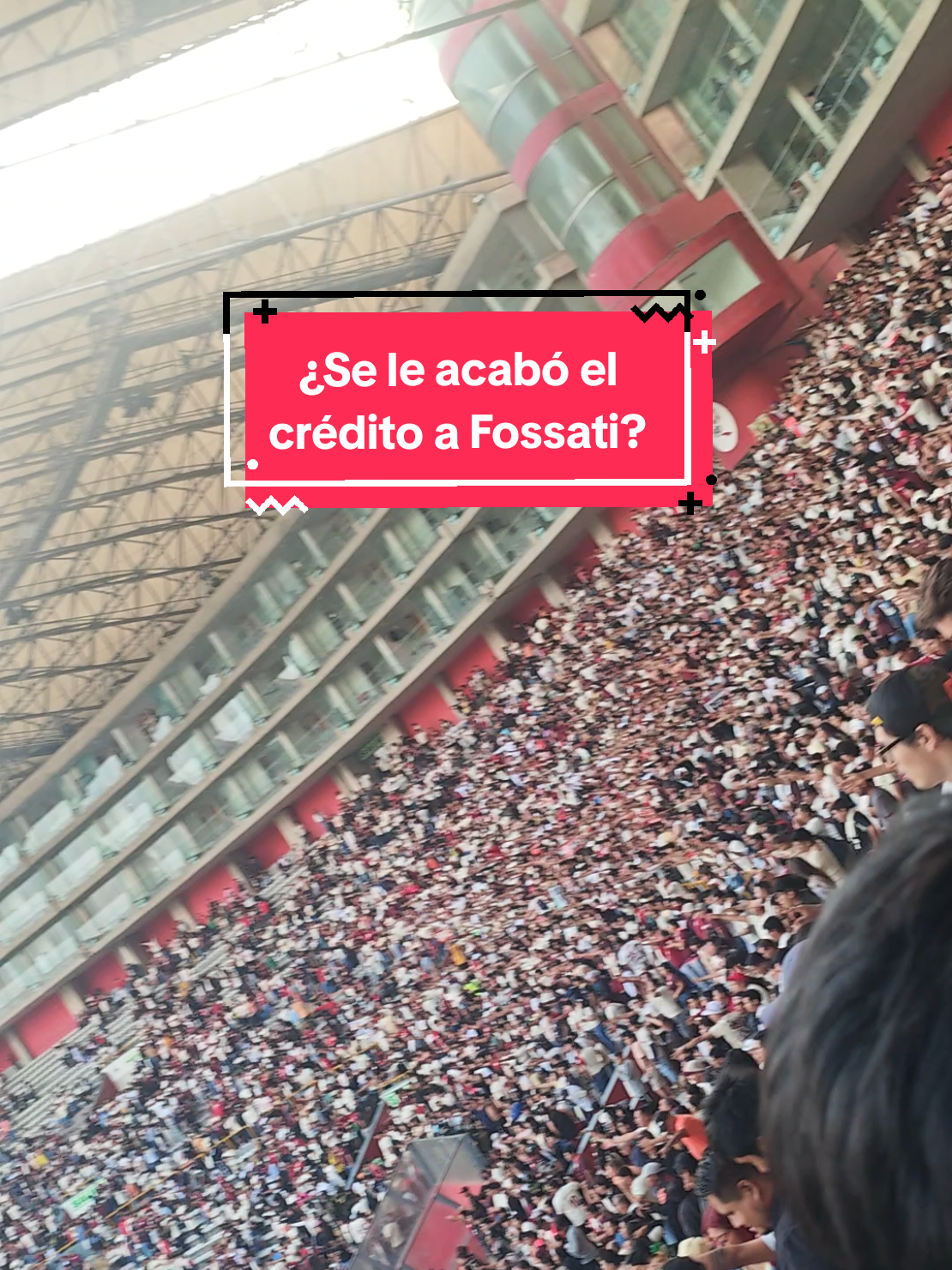 El mensaje de la Trinchera Norte al final del partido. Bajo el mando de Fossati la 'U' perdió los últimos 9 puntos en el torneo local ¿Se le acabó el crédito al dt?#trincheranorte #trincheraunorte 