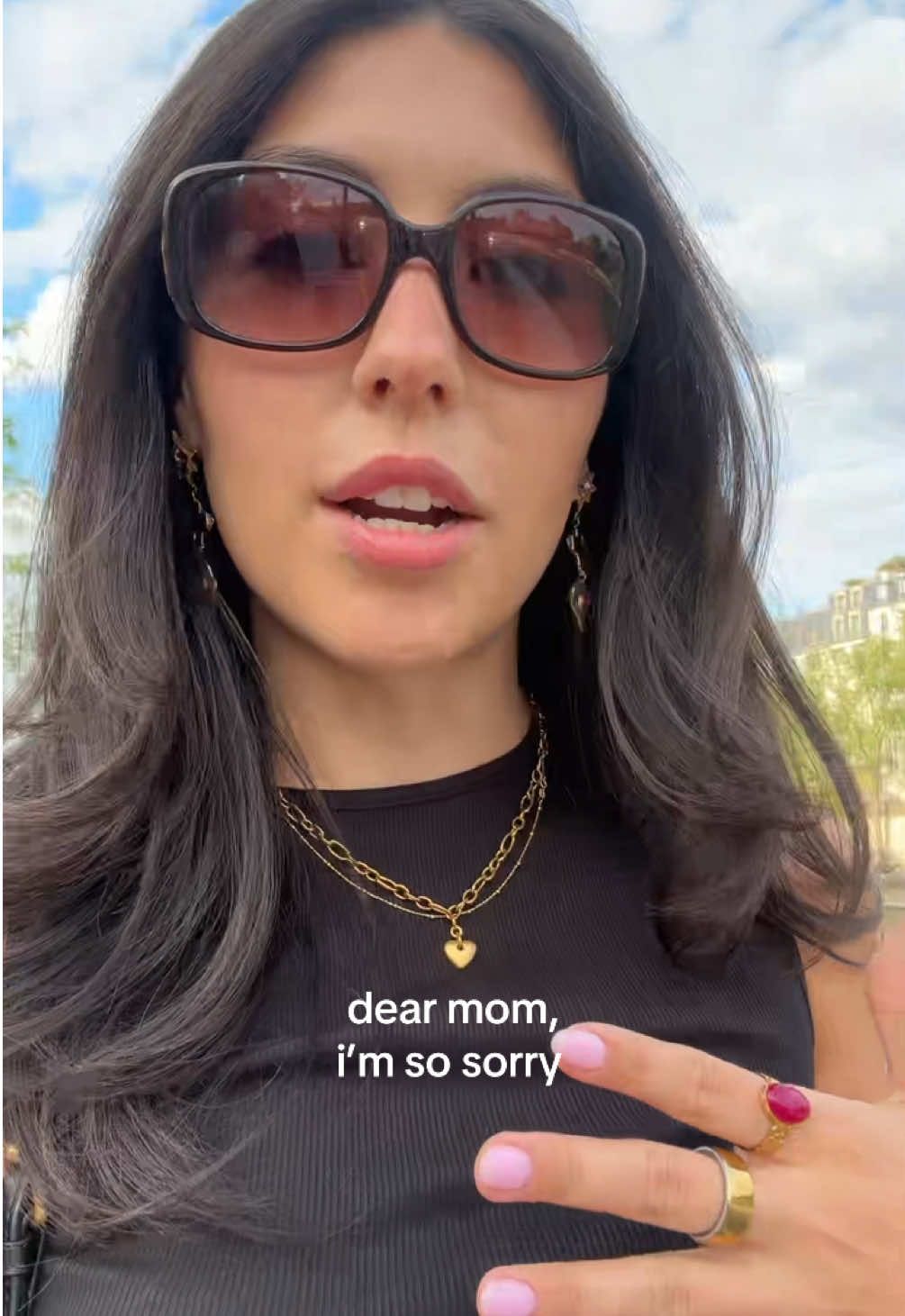 one thing about me: i can entertain myself in a big city!! sorry mom!! i love u !!  #paris #solotravel #parissolotravel #travelalone #france 