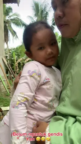Maunya tidur di rumah mamak #vidiolucu 