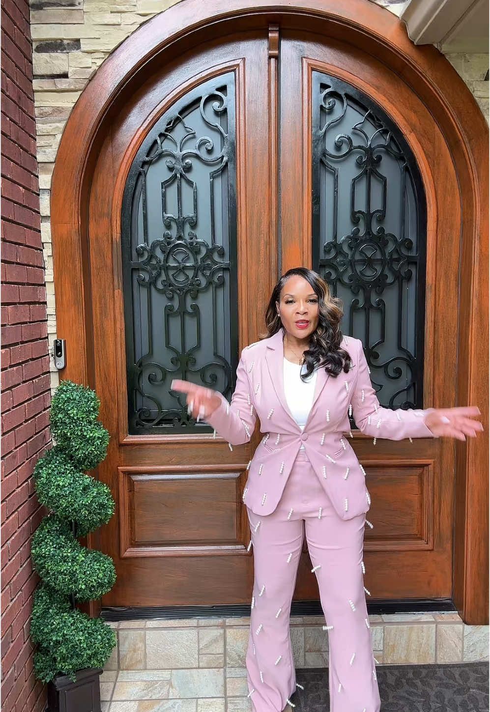 Pearl razzle dazzle blazer by Fashion Nova! #✨✨#fashionnovablazer #fashionnova #blazers #womensclothestiktokshop #fashionstyleinspo #outfitinspo #memorialdaysale #twopieceoutfit #creatorsearchinsights @Fashion Nova 