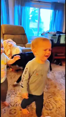 #funnyvideo #baby #babygirl #babyboy #funny #funnyprank #scare #viralvideo #fyp #scarecam 