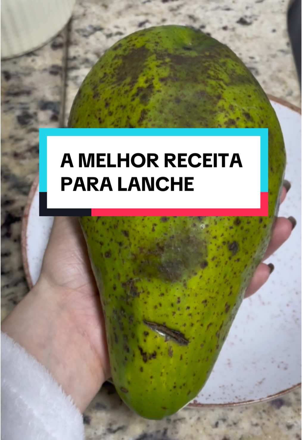 1 abacate maduro  1 limão bem sucoso 1 colher de leite condensado  2 colheres de aveia  🥑 Abacate: rico em ácido fólico e gorduras boas → ajuda no desenvolvimento do cérebro e sistema nervoso do bebê. 🍋 Limão: cheio de vitamina C → melhora a absorção de ferro e fortalece a imunidade da gestante. 🌾 Aveia: fonte de fibras e ferro → ajuda no intestino preso e combate o cansaço. 🍯 Leite condensado (com moderação): dá energia e sabor, e tá tudo bem se usado com consciência! #receita #gestante #maternidade #fyyyyyyyyyyyyyyyy #gravidez #viraliza #maedeprimeiraviagem #lanche #comidasaudavel 