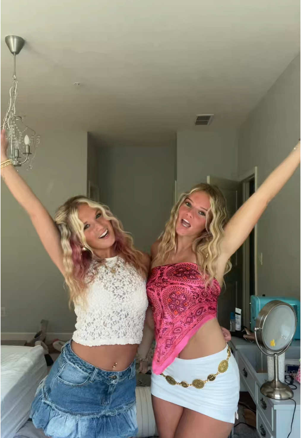 back w her 👯‍♀️👯‍♀️