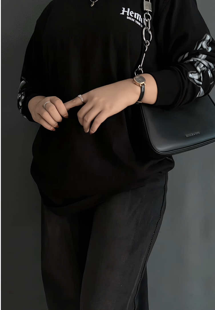 Outfit Keren💸🔥 #crewneck #celanajeans #jeanshighwaist 