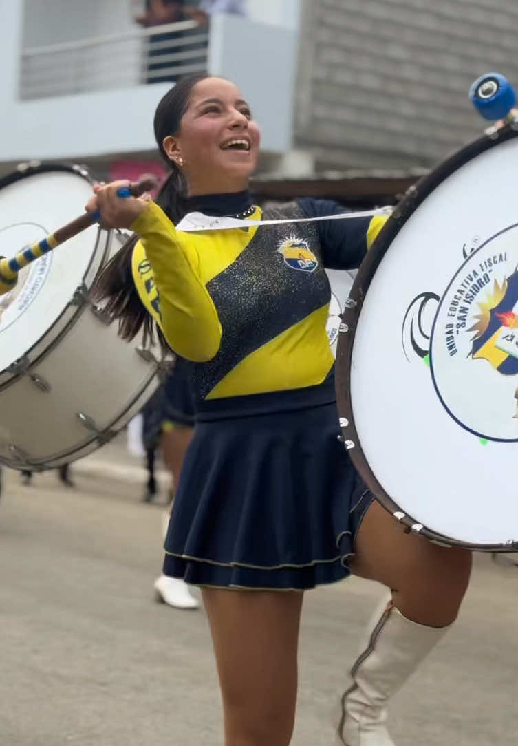 @Xio🐆🪩 La Bombista mas viral del  pais 😍♥️ #bailarinas #bastoneras  #cachiporras #bastonerastop #tiktok #viralvideo #fypシ #fy #fyp #paratii #Usa #desfile #estadosunidos 