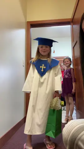 my little grad twin👩‍🎓