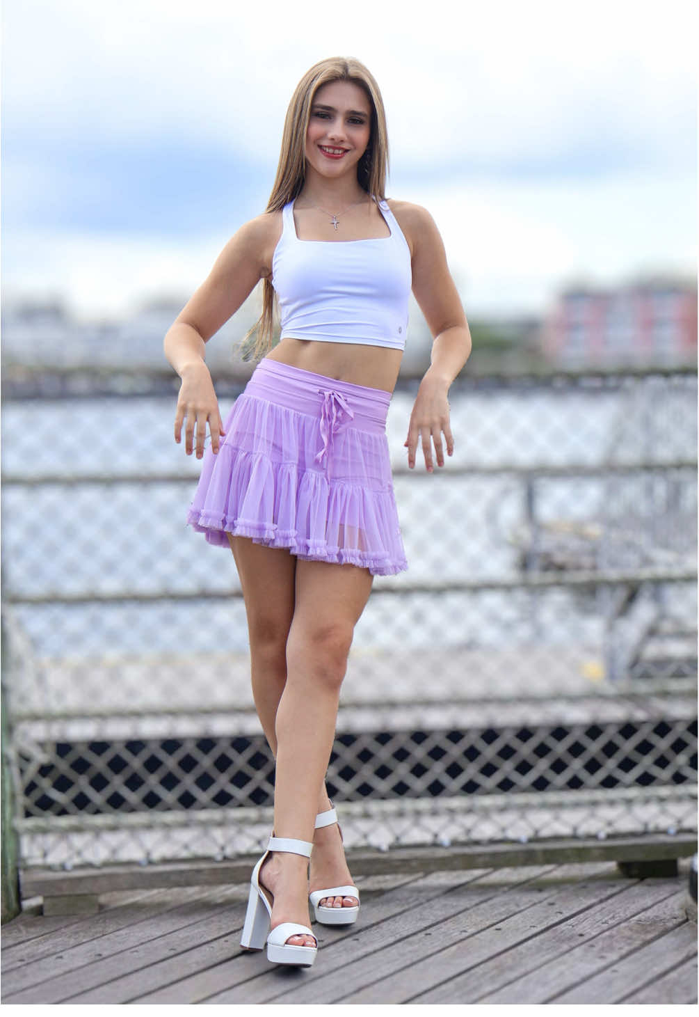 “A hundred hearts would be too few, to carry all my love for you.” Skirt: @Stelle Active  Love you lots, 💜Lex #lexturner341 #skirt #summervibes #heels #croptop #cuteskirt 