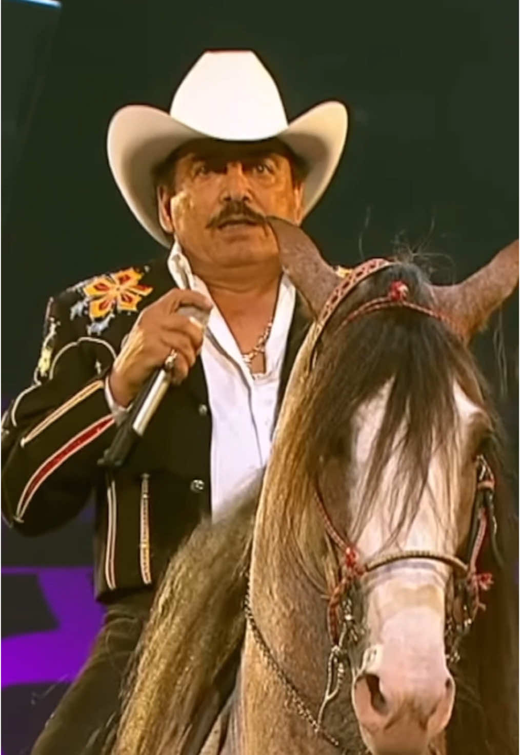 El Rey del Jariopeo @joan_sebastian_oficial haciendo de las suyas en sus ultimas presentaciones “Bandida” incluida en el disco Dos Mundos de @Alejandro Fernández #fyp #regionalmexicano #viral #Cumbia #joansebastian 