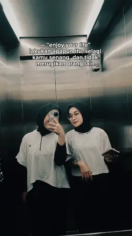 zumbaa day 🤍🤍🤍#CapCut #ootdhijab #kontenkreator #OOTD #fyppppppppppppppppppppppp #fypシ゚ #fypdongggggggg #JJCapCut #shopeepaylater #homecredit 