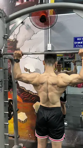 Ngồi chán rồi nên nay tạo độ khó xiu , Behind Overhead Press , core phải tốt nhé ae 💪🏻🏋🏻‍♂️ #trending #xuhuong #gymmotivation #tiktok #classic 