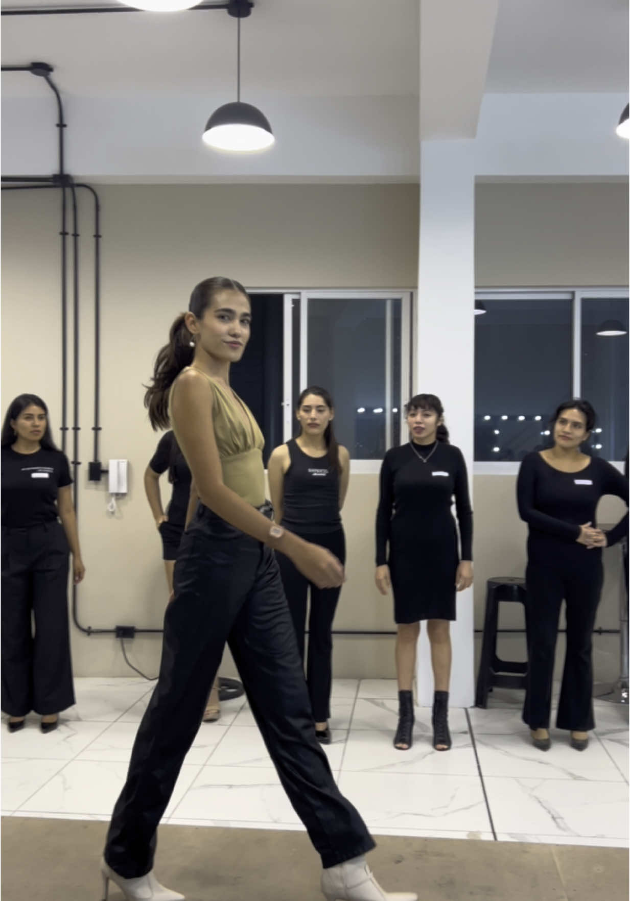 Acompáñenme a mis clases de modelaje pt1 👯‍♀️ y creo q ultima también 