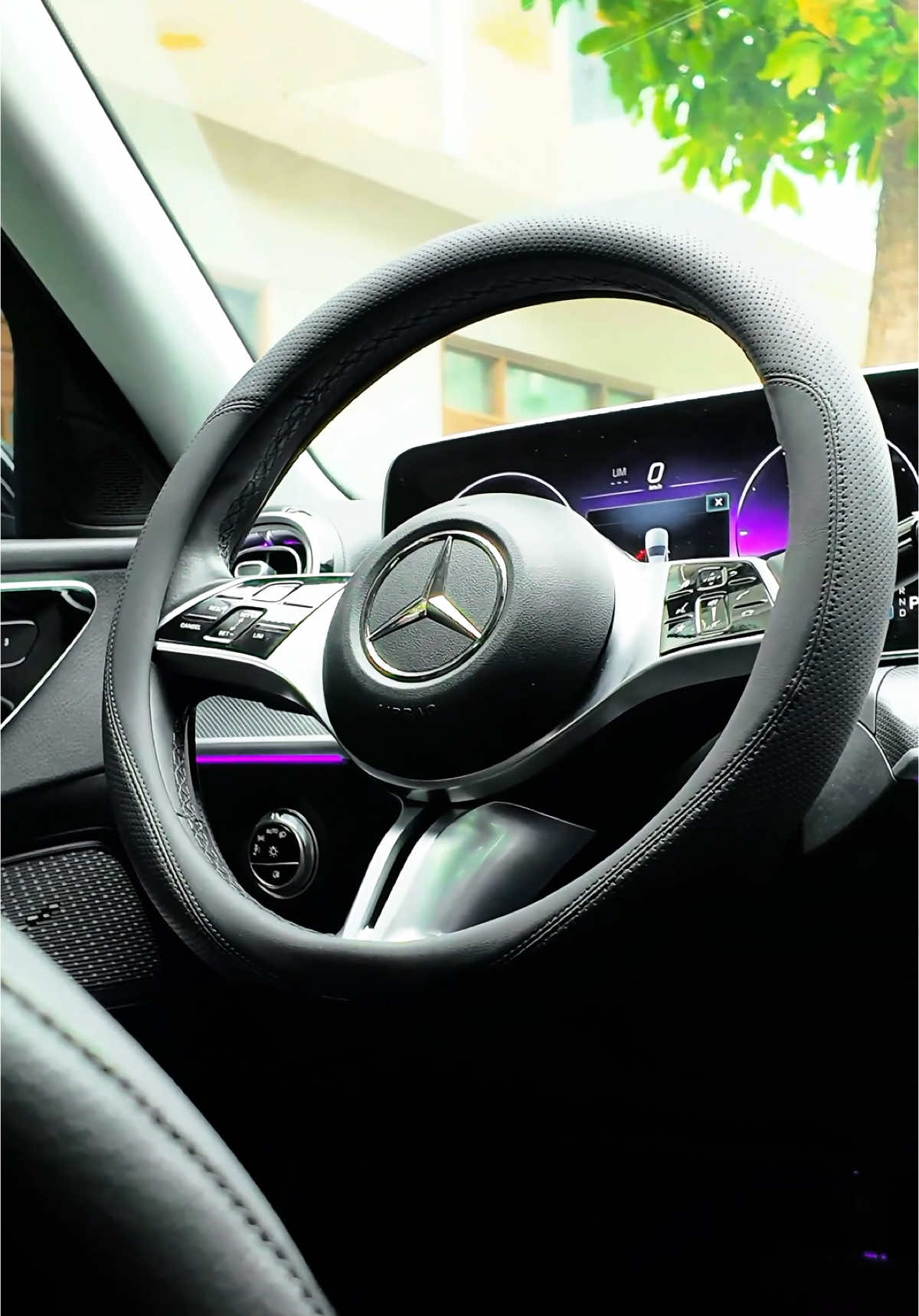 Ban đầu chỉ định bọc vô lăng Nappa cho sạch, ai ngờ mê luôn từ cái chạm đầu tiên #chocar #bocvolangdanappa #phukienoto 