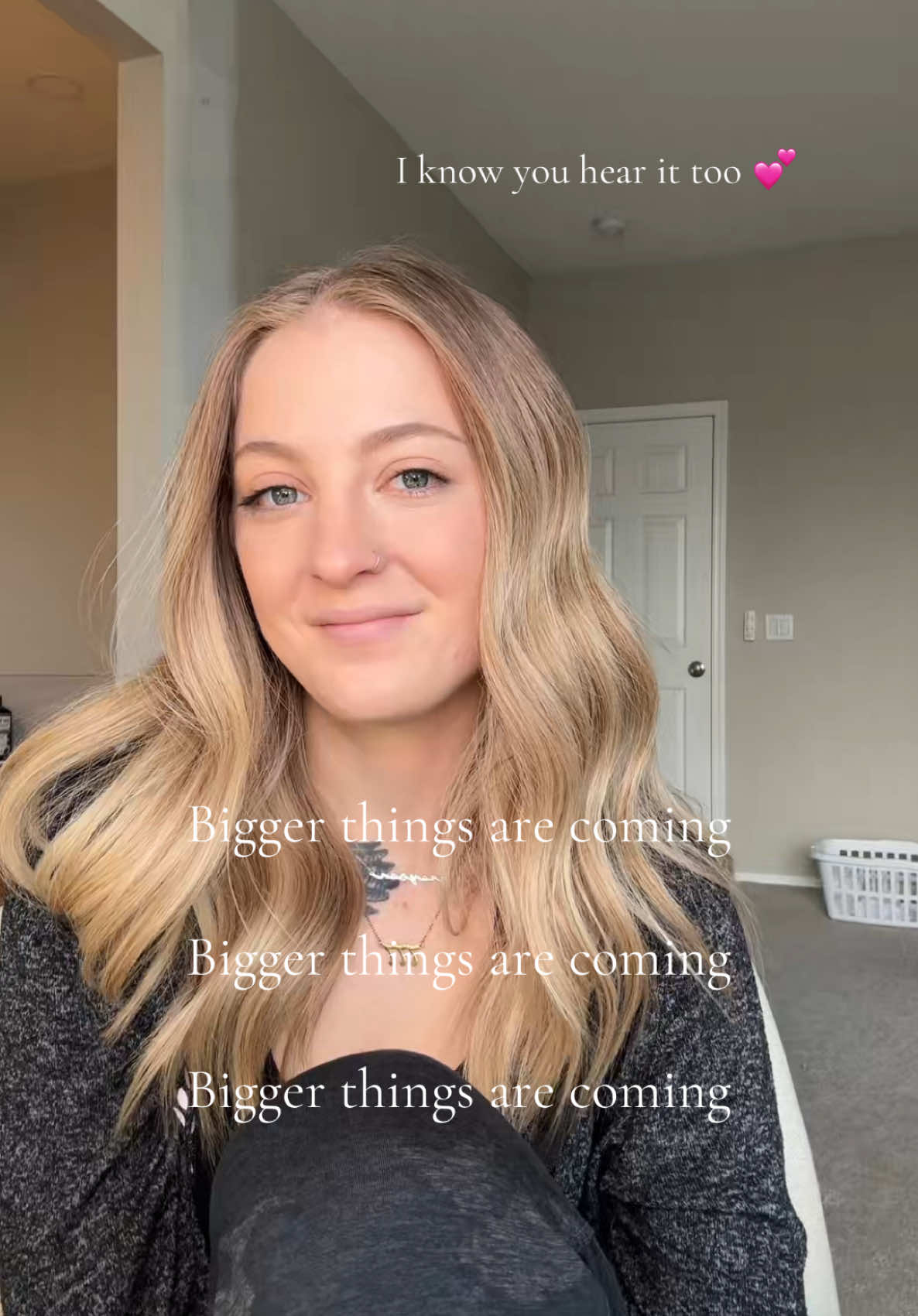 Tap in to manifest this ❤️ #biggerthingsarecoming #dooropening #newthingscoming #whenonedoorcloses #newopportunities #momofthree #mainfestation 