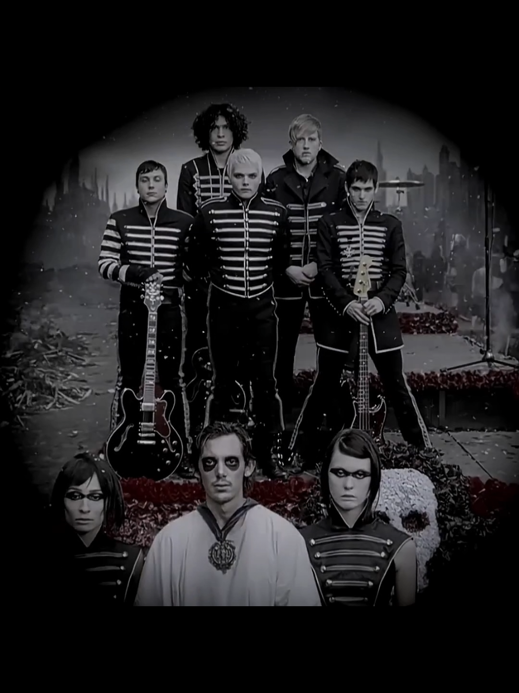 Welcome to the Black Parade - My Chemical Romance🖤 . . . . . #mychemicalromance #emo #fyp #rock #fy