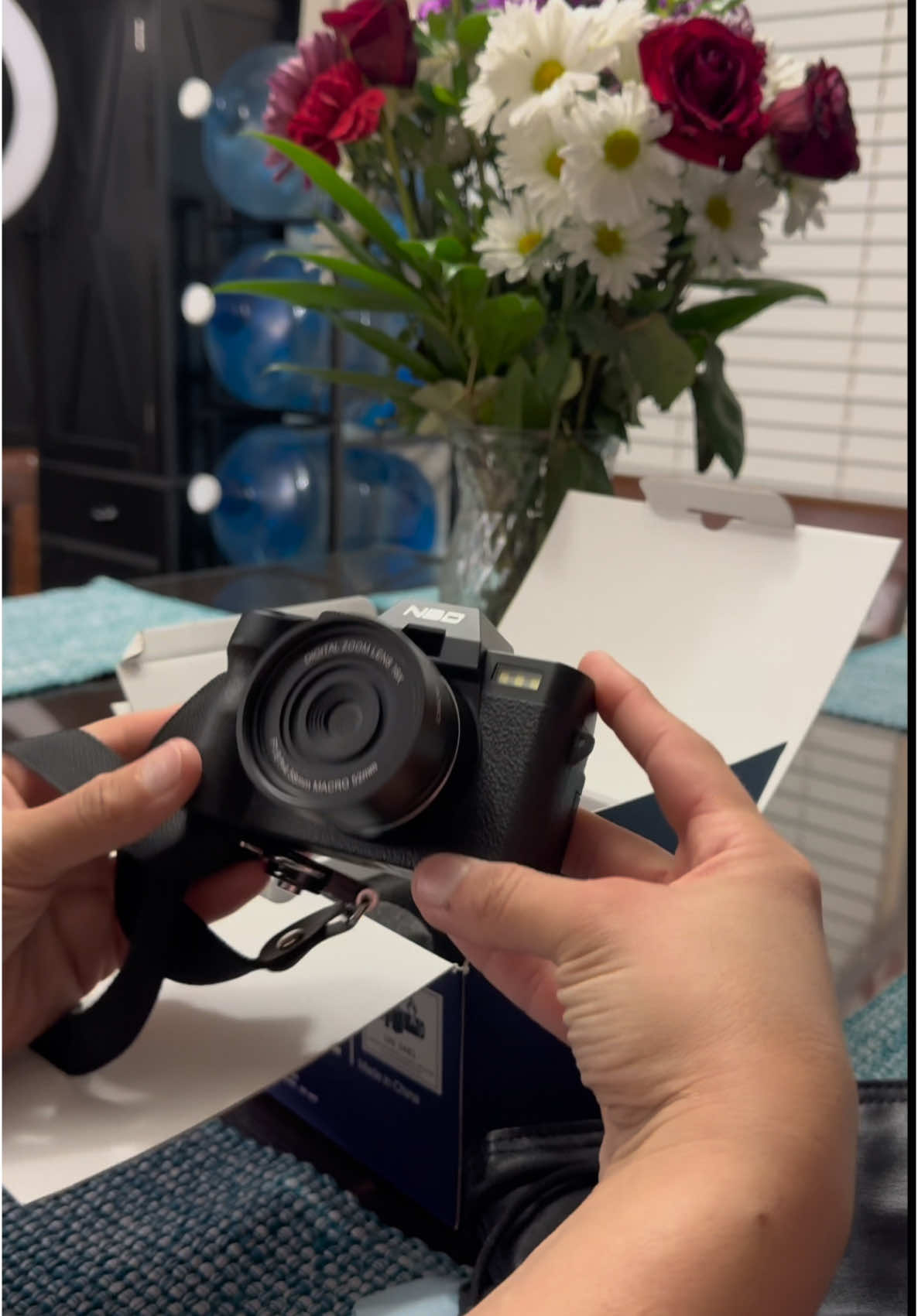 Cámara digital profesional, viene completísima y con muchos accesorios📸📸📷📷 #digitalcamera #4k #professional #tiktokshopcreatorpicks #pro #photography #blogger 