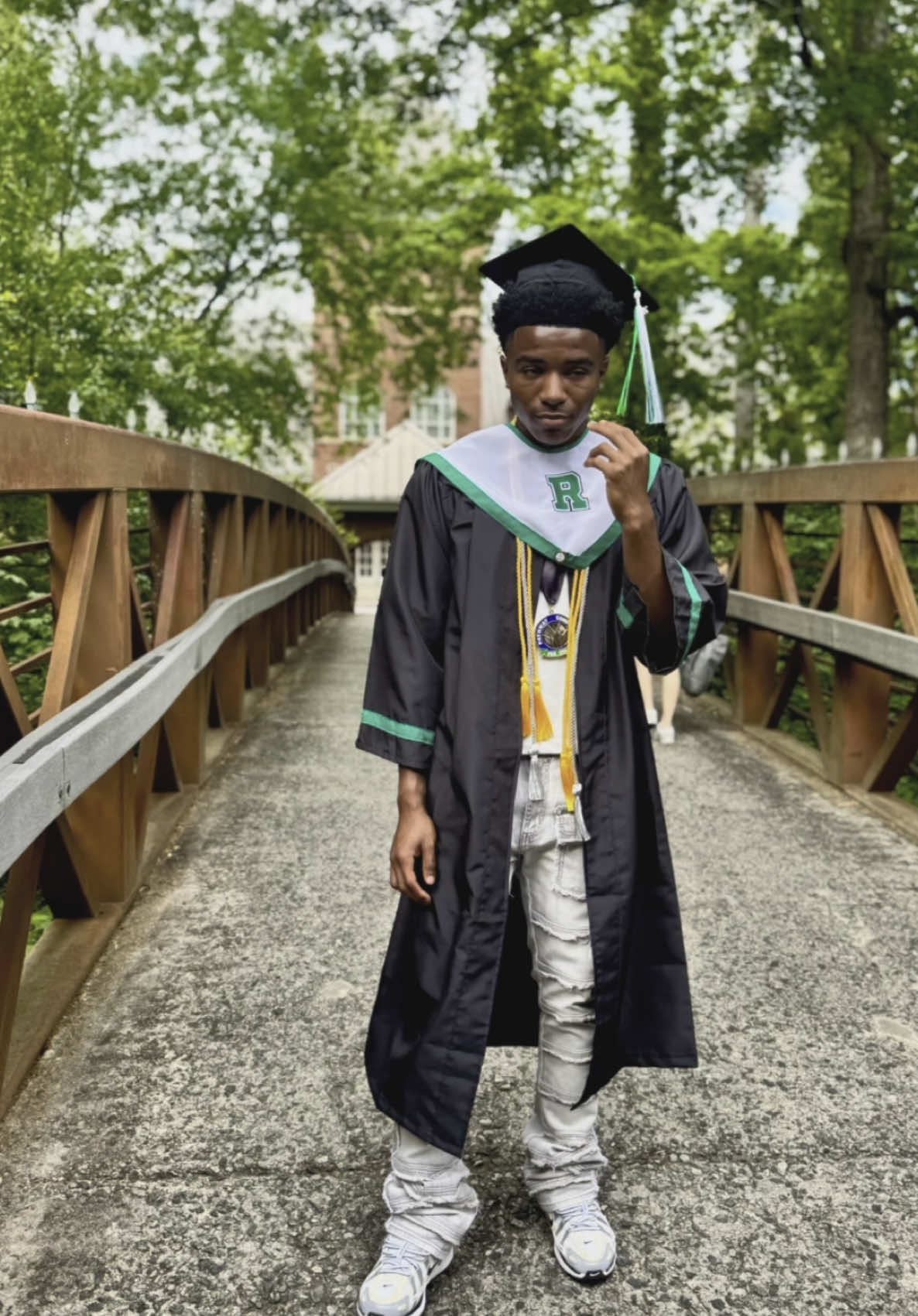VICTORY LAP 🏁💪🏽 C|O 2025 🎓 WITH HONORS 🟡🪙 #senior #graduation #classof2025 @showtime.anthony 