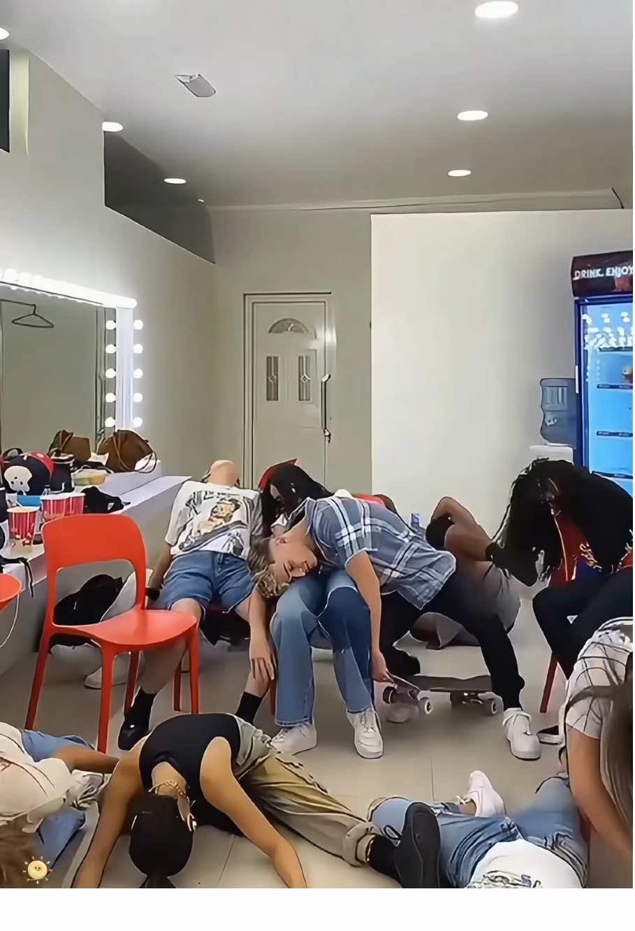 Andy’s here.Lie down 😂😂#funny #funnyvideos #fyp #funnyprank #prank #viral #scareprank #usa🇺🇸 