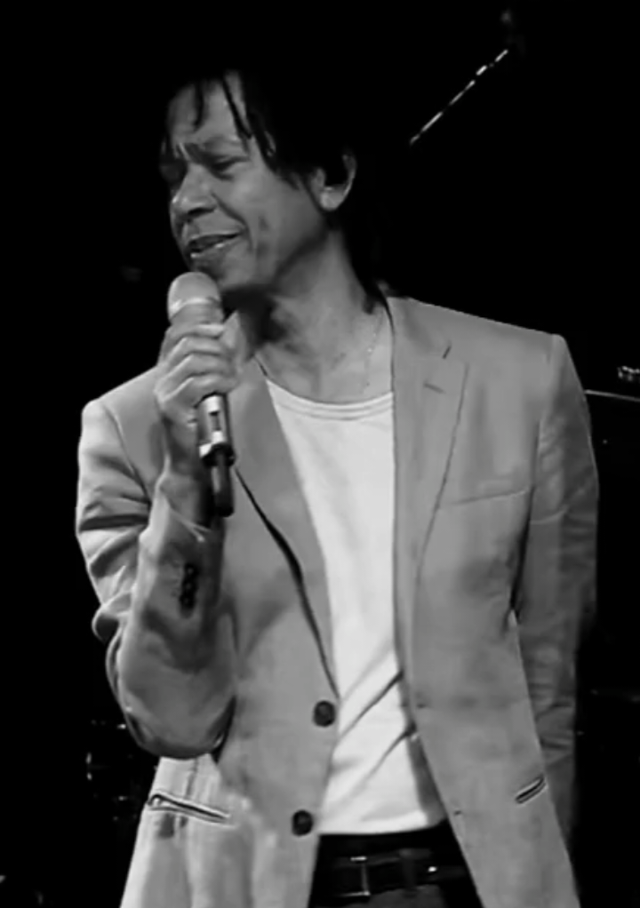 dizem que o amor atraí.. #djavan #samurai #foryou #musicabrasileira #mpb #trechosdemusicas #foryoupage #fy #fyp #tipografia 