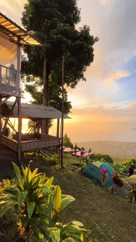 Waking up with the sun‼️🌞✨ #sunriseview #tamanlove #fyppppppppppppppppppppppp #panorama 