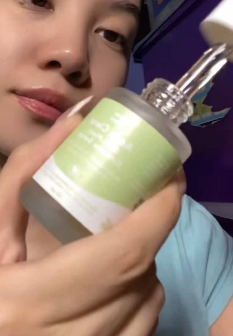 Been using this serum and my acne has  calmed down ever since!!🥹💗✨ #glowglassserum #glowglass #acneserum #glowglassacneclear 