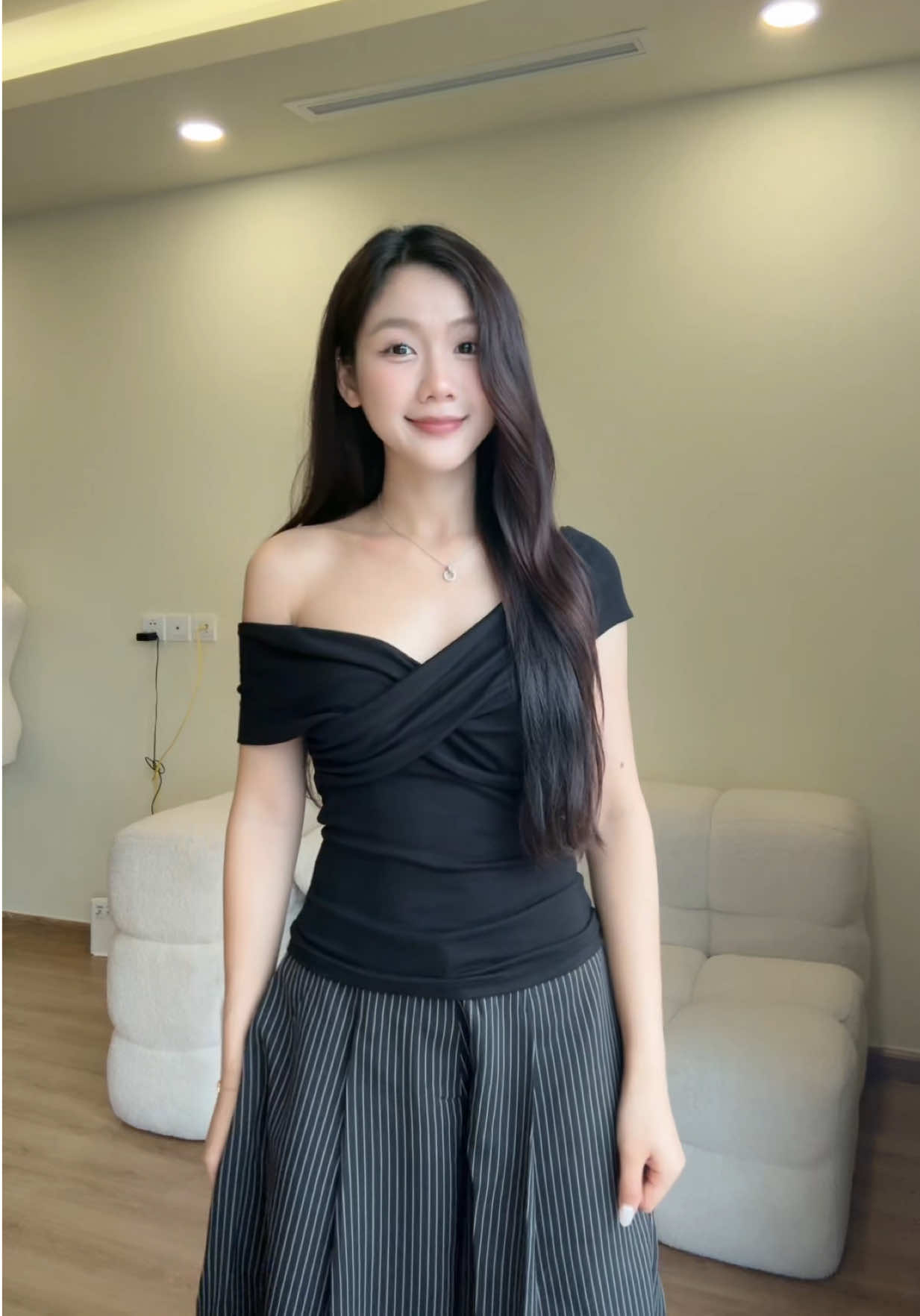 Áo này mặc tôn dáng quá trờiiiii 😙 #homnaymacgi #OOTD #outfitideas #outfitoftheday #mihohouse 