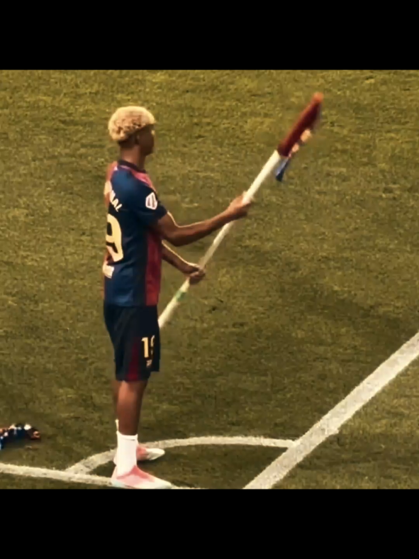 Pa que lo baile e #lamineyamal #barcelona #españa #17años #19 #paratiiiiiiiiiiiiiiiiiiiiiiiiiiiiii #viralvideo #foryoupage #fyp 