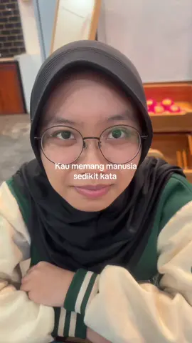 Introvert + Extrovert is such a great combo actually (extrovert pov) 😋😋 #girlsproblems #girls #friendship #bestie #collegelife #kampuslife #sunshineprotector #nadinamizah #sorai 
