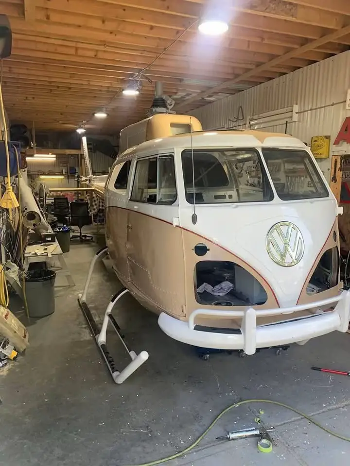 LA COMBICOPTERO 😳 No se asusten si la miran por los aires 😂 . . . . . . . #vwbug #combi #vocho #4x4 #helicoptero #modificaciones #viral #parati #vwcombi 