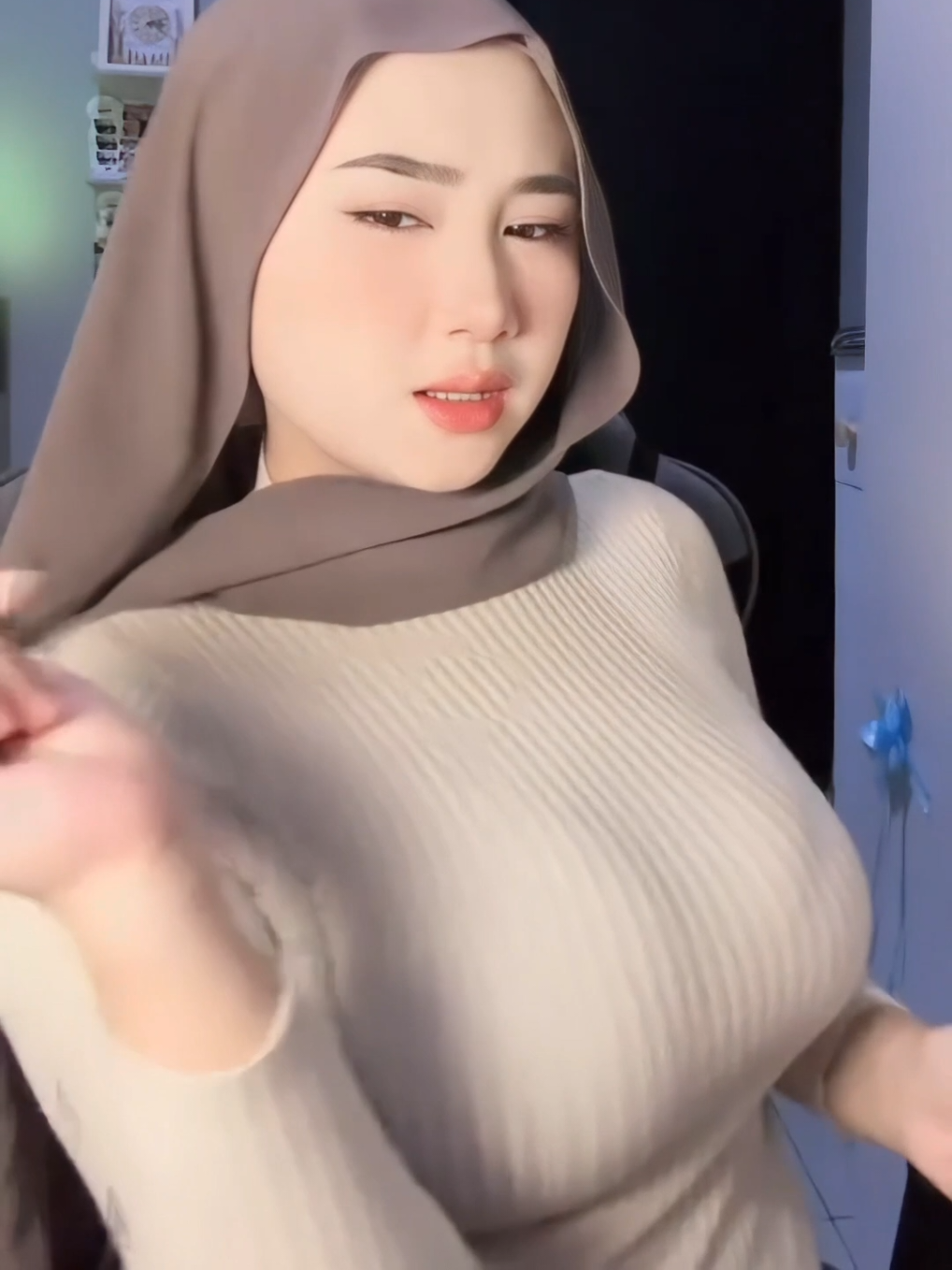 Yali yali rajutt #fyp #repost #hijabitiktok #jilbabcantik #hijabpulen #yaliyali #tobrut 
