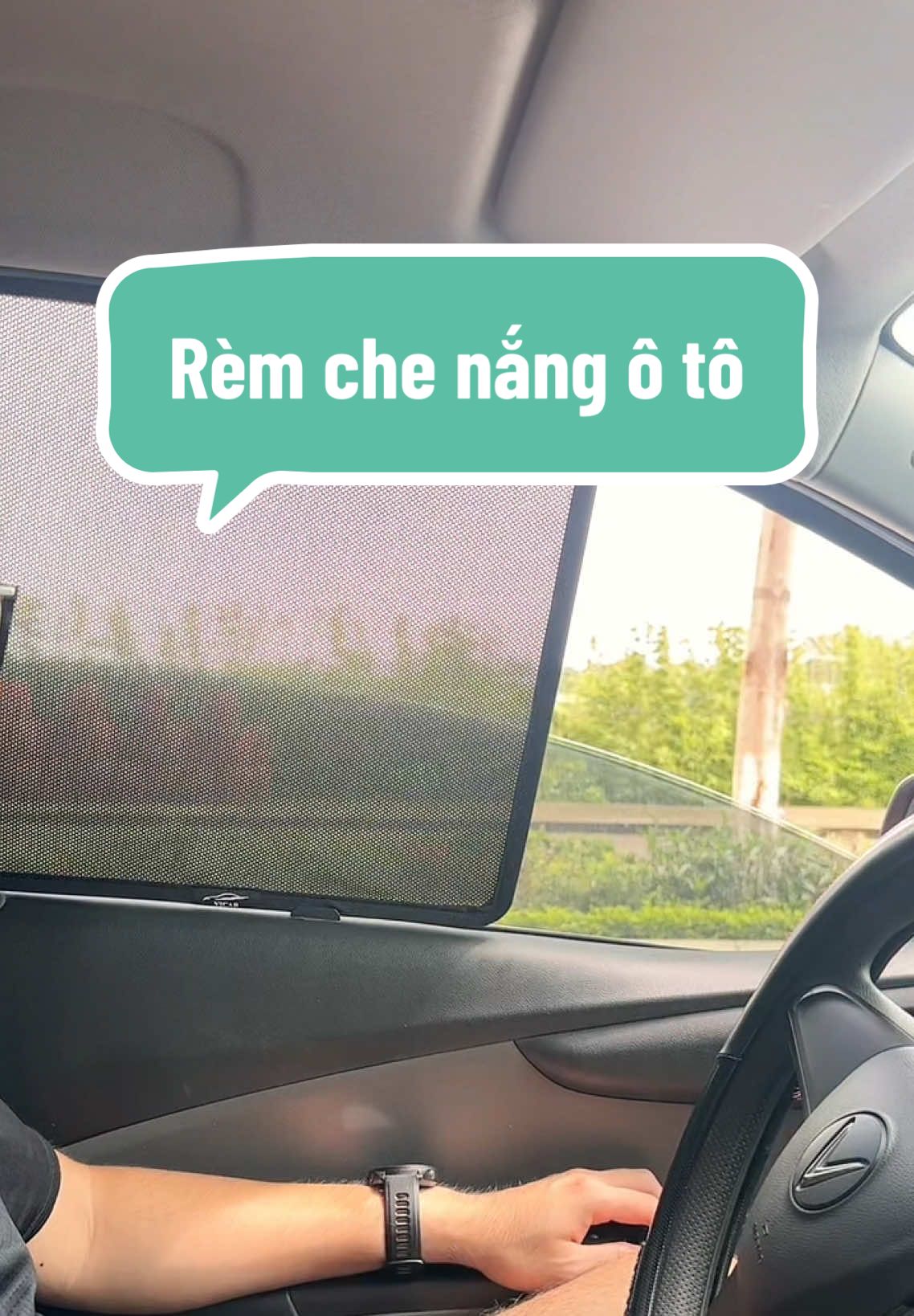 Ngồi ô tô mà nắng chiếu cả vào trong, có em rèm che nắng cả 4 cánh như này là mẹ con cháu chinh chiến đủ cung đường trong hè này #metayreview #remchenangoto #remchenangoto #remchenangnamcham 