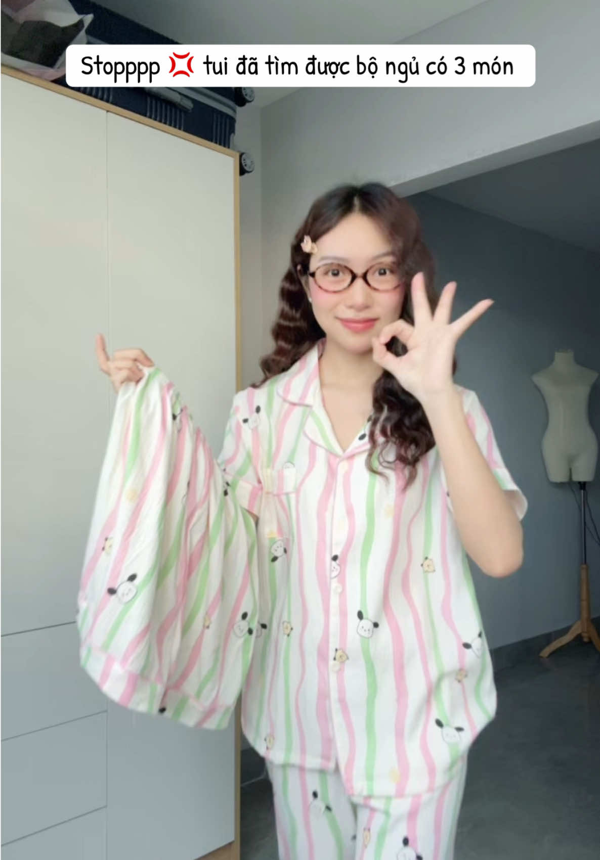 Có 2 quần lun nha mí bà 