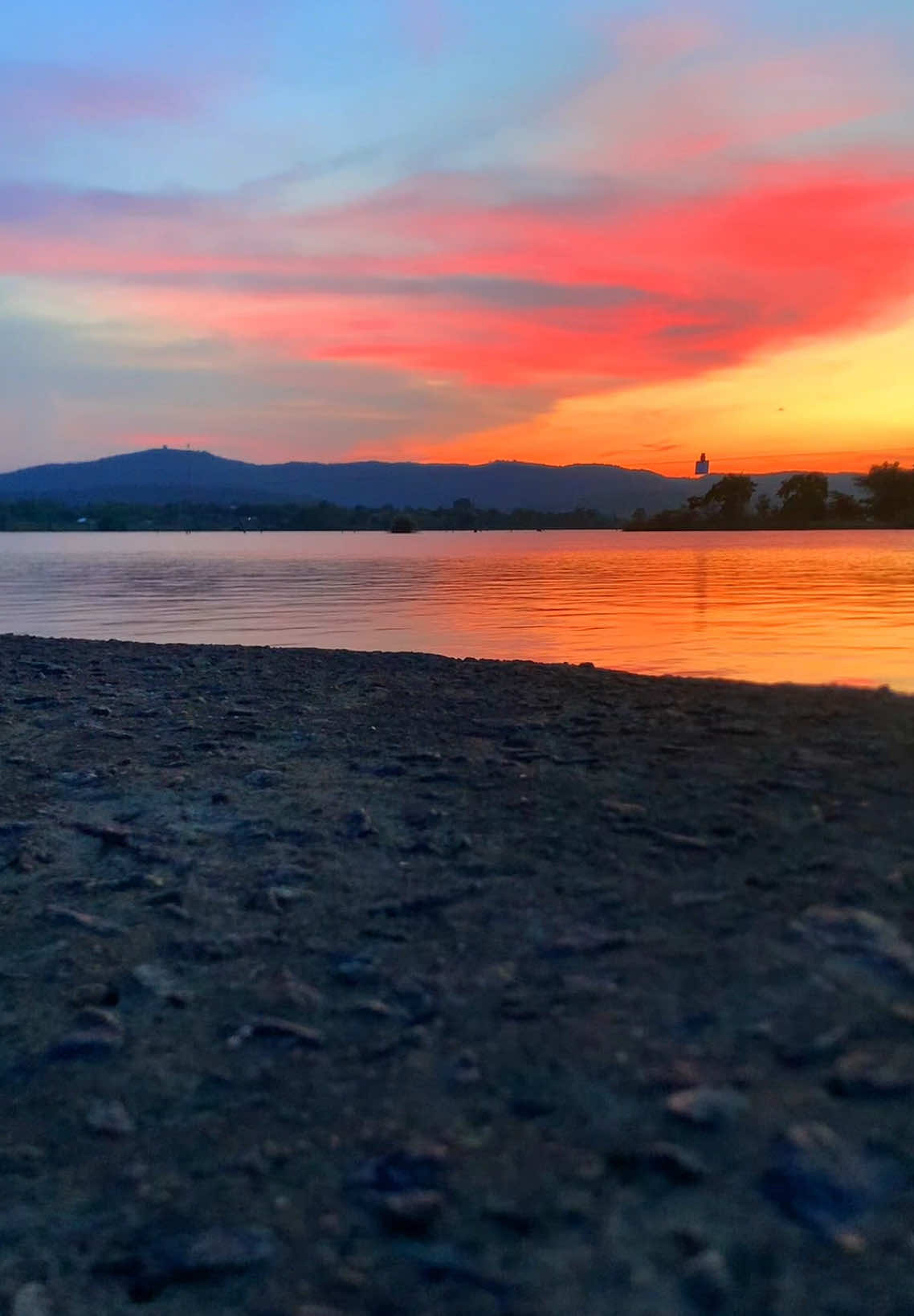 Mặt trời lặn lê đi xuống 🌅 #hoanghon #binhminh #xuhuong 