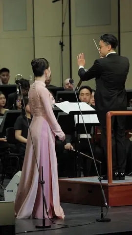 Hồ Chí Minh Đẹp Nhất Tên Người | Hồ Chí Minh Đẹp Nhất Tên Người - Nguyễn Bảo Yến (@SOPRANO BẢO YẾN) Với chất giọng sâu lắng và truyền cảm, ca sĩ Bảo Yến đã thể hiện đầy xúc động ca khúc “Hồ Chí Minh Đẹp Nhất Tên Người”, khiến cả khán phòng lắng lại trong niềm kính yêu vô hạn dành cho Bác #opera #sing #hoguomoperahouse #hochiminhmuonnam🇻🇳 