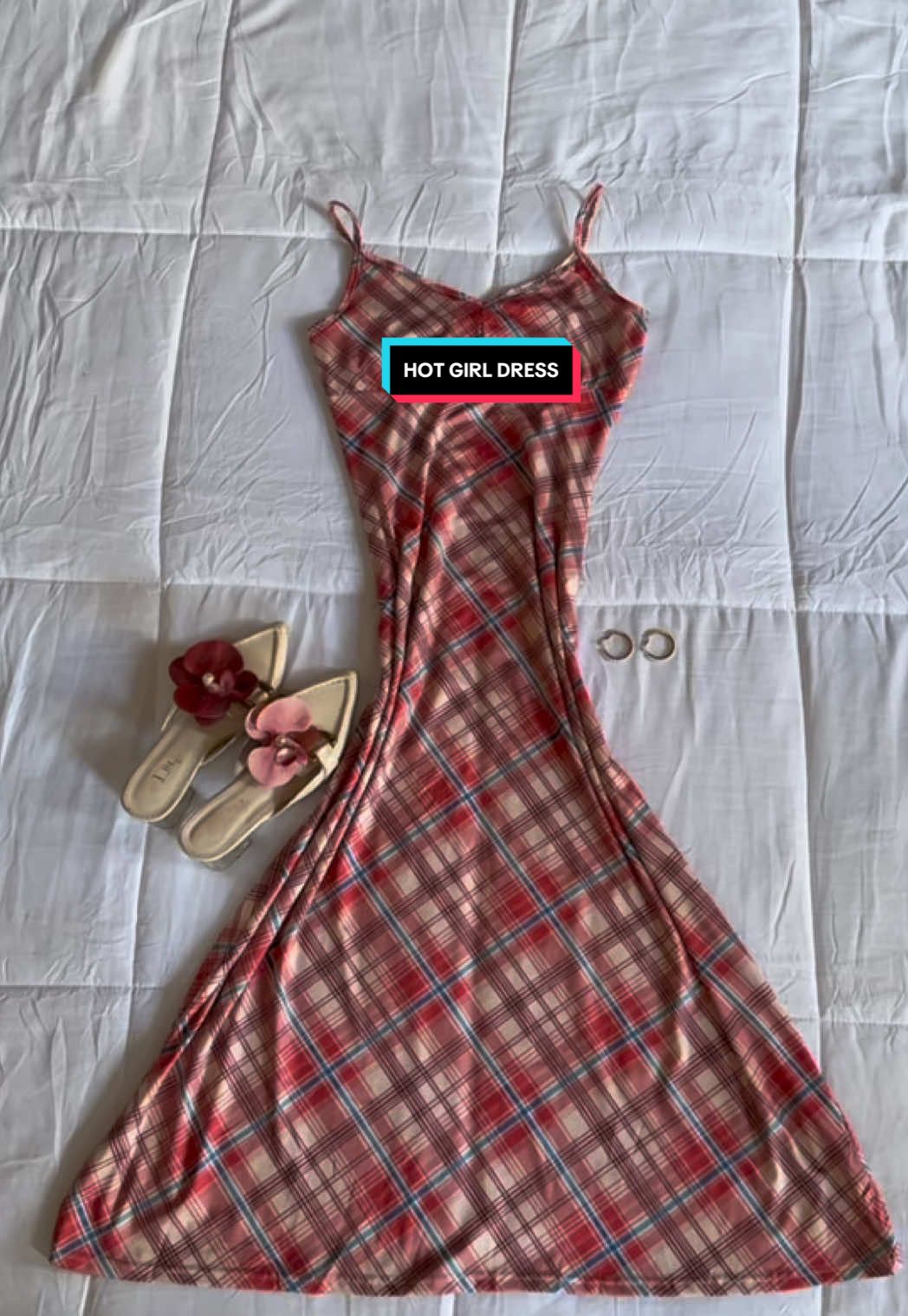 this dress is sooo chiccc>>> #longdress #dress #hotgirldress #dress #fyp #fypp #fyppppppppppppppppppppppp #foryou #foryoupage 