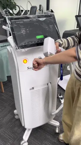 Diode laser hair removal machine treatment #808nmdiodelaser #4wavelengths #diodelaser #diodelaserhairremoval #laserhairremoval #nopain #haireemoval 