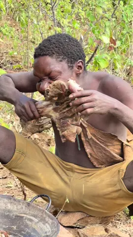 CHAABA Ate ALL the Meat 😂 But He Didn’t Know Who Was Watching! #chaaba #hadzabe #wildfood #funnytribe #viralafrica #meatlover