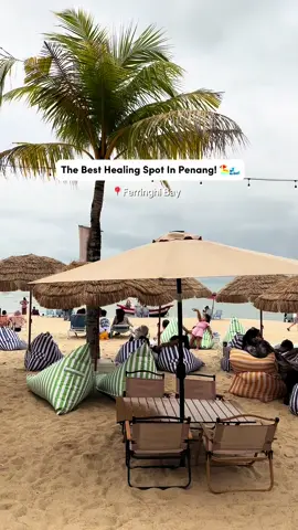 Healing Spot in Penang! 🏖️🌊 Yang mana cari port healing, boleh datang Ferringhi Bay ni. Sekarang dah makin banyak cafe cantik2 sini. Water sports pun ada tau. Malam boleh tengok fireshow! 😍 Jangan risau, dekat sini ada 500 carpark available tau.  @Ferringhi Bay  📍Ferringhi Bay Ferringhi Bay, Jalan Batu Ferringhi, 11100 Batu Ferringhi, Pulau Pinang #penangisland #batuferringhipenang #batuferringhibeach #penangbeach #porthealingpenang #tempatbestpenang #aestheticcafepenang #cafepenang #penangcafe 