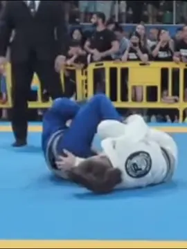 What are you’re thoughts on this?  Cheating!!  #bjj #bjjlifestyle #jiujitsulifestyle #jiujitsu 