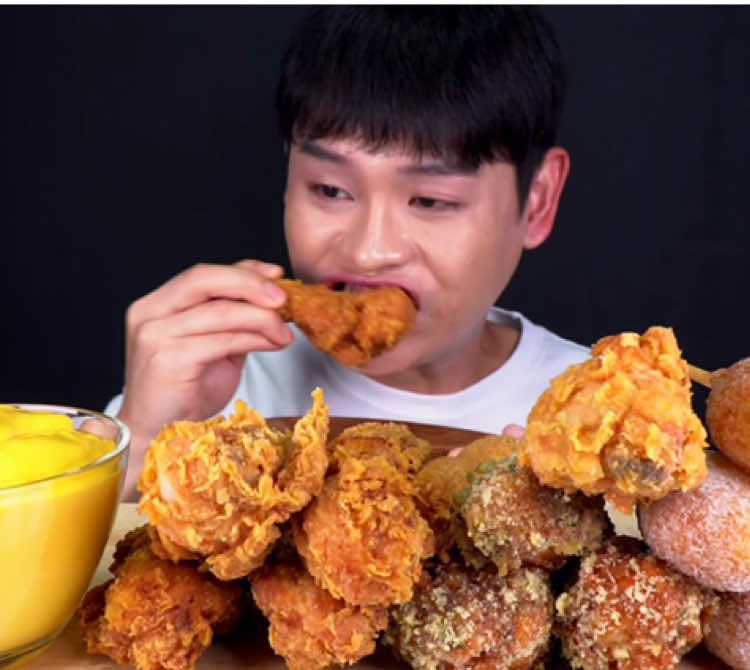 Fried Chicken Legs With Mini Corn Dog MukBang! #asmr #asmrvideo #mukbang #bonggil #mukbangbonggil #asmrsegments #food #asmrfood #foodblogger #koreanfood #foodchallenge #eatwithbonggil #tiktokfood #foodvideo #foryou #fyp #foryoupage #fypシ゚viral #explore #yummy 