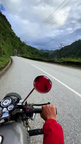 In love with this scenery ❤️#palpa #bike #rider #ride.      