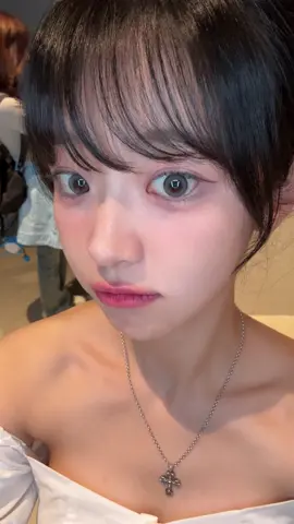 🤍 : 언니! 가방 문 열렸어