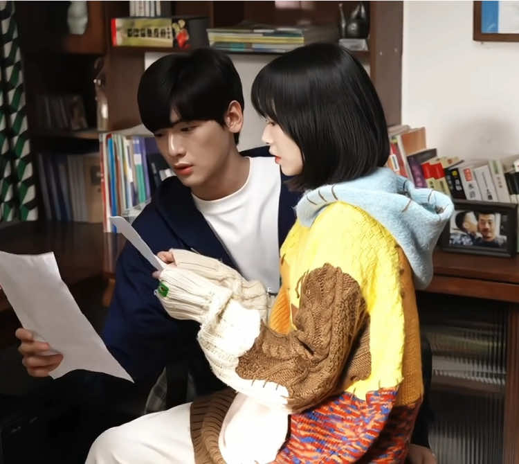 Hật Tử ngồi lên tự nhiên như vậy đó. Khi ẻm ngồi dịch lên Tiêu Văn còn lấy tay đỡ kìa #trachtieuvan #duonghattu #trachtieuvan_duonghattu #zhaixiaowen #yangxizi #zhaixiaowen_yangxizi #wenzi #duoitancaycongoinhamaido #alwayshome #xyzbca 