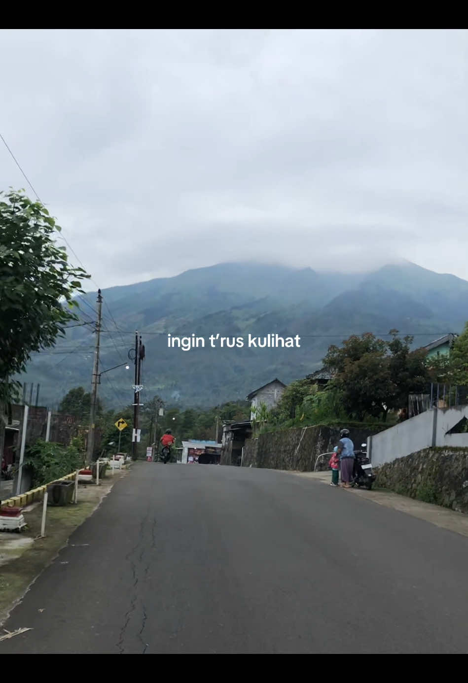 “senyumanmu yang indah bagaikan candu” #fyp #lyrics #song #halu #febyputri #sadvibes 