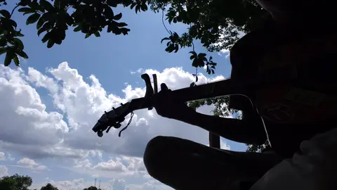 မတီးတက် တီးတက် ကလေးမို့ပါ...🥺#guitar 