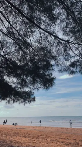 kalau ke pantai itu kayak tenang aja.. #vibespantai #fypage #pantailombangsumenep 