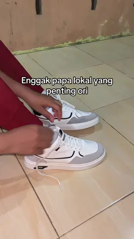 #rekomendasi #sepatu #sneakers #sepatulokal #sepatumurah #sepatusneakers #sepatukece #fyp #wibgajian #ramadanekstraseru #promoguncang55 