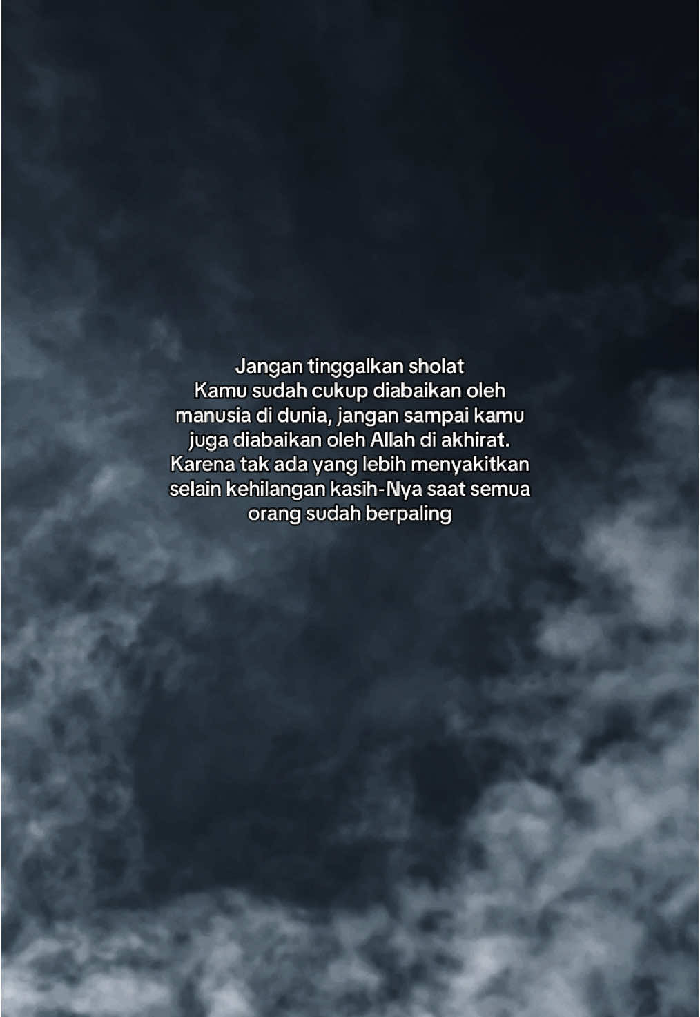 Jangan tinggalkan sholat. Kamu sudah cukup diabaikan manusia di dunia, jangan sampai kamu juga diabaikan oleh Allah di akhirat. Sebab di saat semua berpaling, hanya Allah tempat kembali yang tak pernah mengecewakan. #JanganTinggalkanSholat #SholatAdalahKunci #DekatDenganAllah #IngatAkhirat #MotivasiHijrah #RenunganHati #NasihatDiri #quotestory #quotesdeep #quotesaesthetic 
