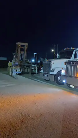 good morning everyone have a great and blessed Monday Arizona bound #mondayvibes #california #truckdriver #bakersfieldcalifornia #arizona #arizonabound #fyp #foryoupage #flatbedlife #flatbedder #monday #letsgo #letsgetit #earlymorning #morningvibes #worklife #workvibes 